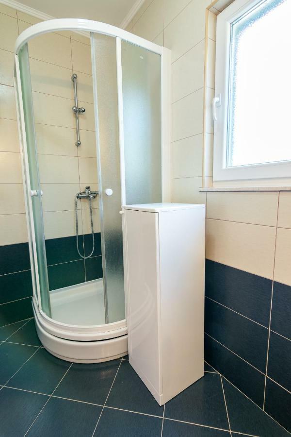 סופטאר Apartman Emil מראה חיצוני תמונה
